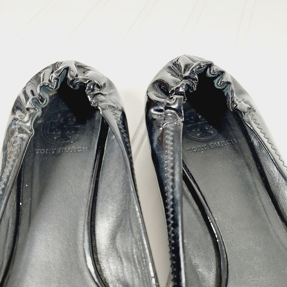 Tory Burch Black Patent Leather Reva Scrunch Ballet Flats A25 - Picture 12 of 15